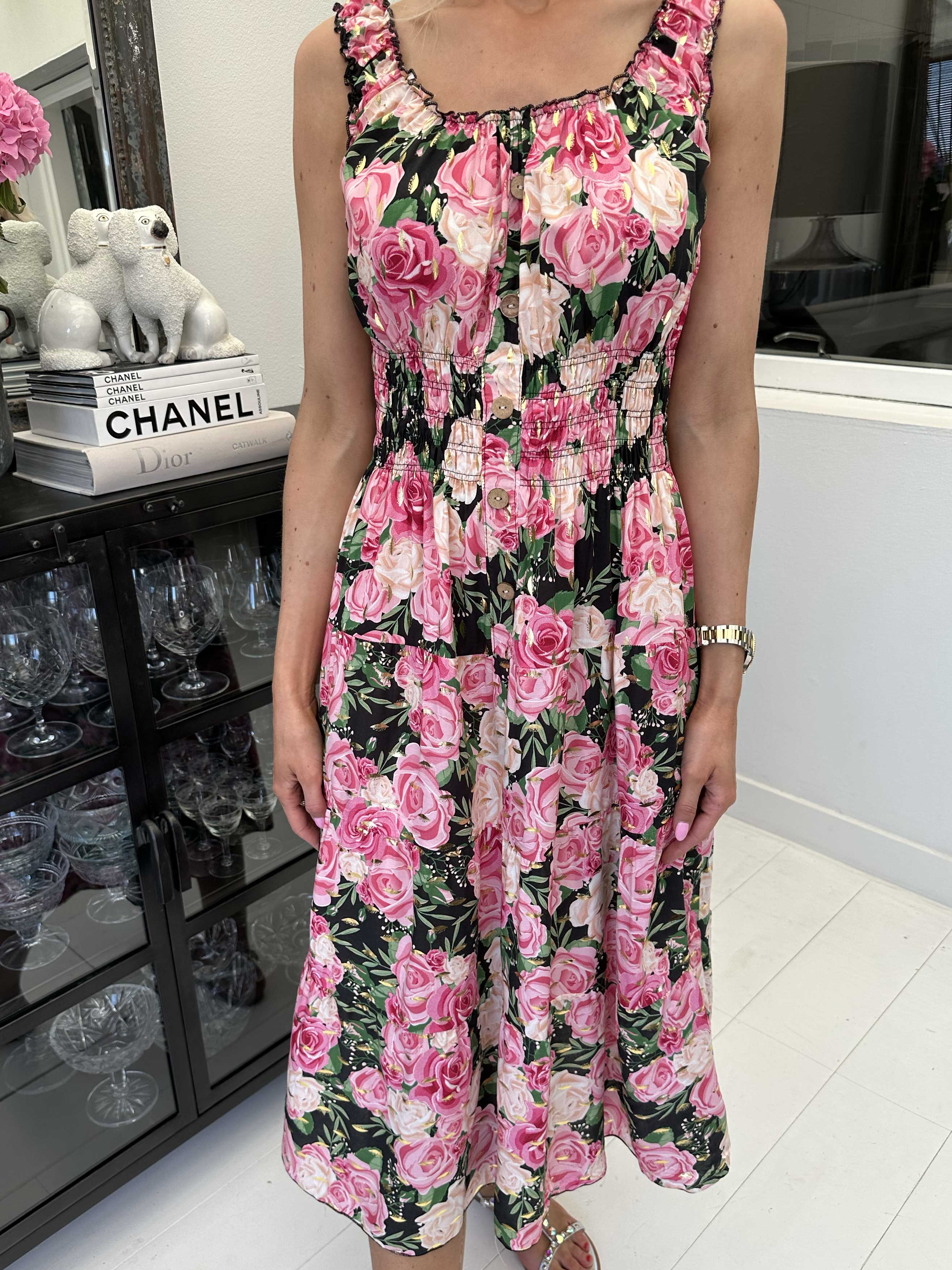 Alicia Rose Short - Sød stropkjole med sommerblomster